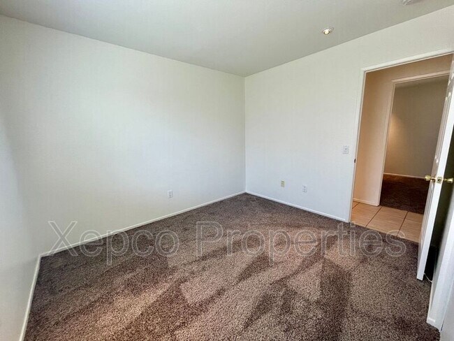 Building Photo - 79225 Laurie Ct