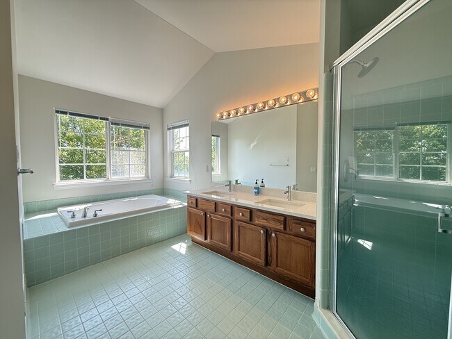 Building Photo - 4875 S Ridgeside Cir
