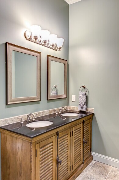 Building Photo - 1117 Washington St