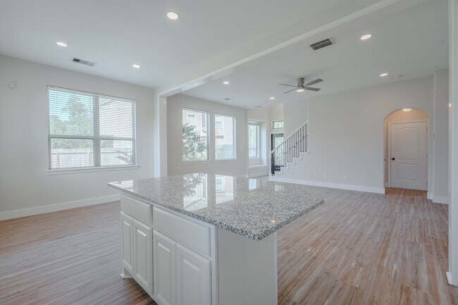Building Photo - 118 Cheswood Manor Drive