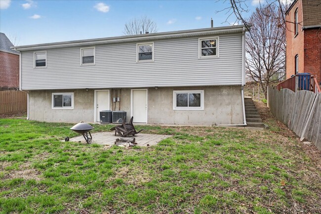 Building Photo - 1210 N 5th St