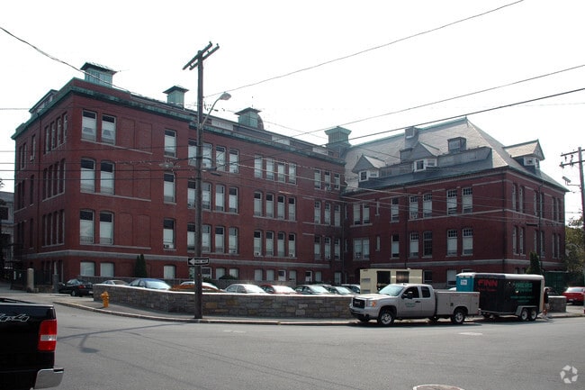 Building Photo - Central Grammar