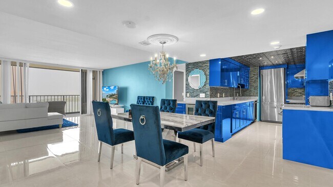 Building Photo - 5600 N Flagler Dr
