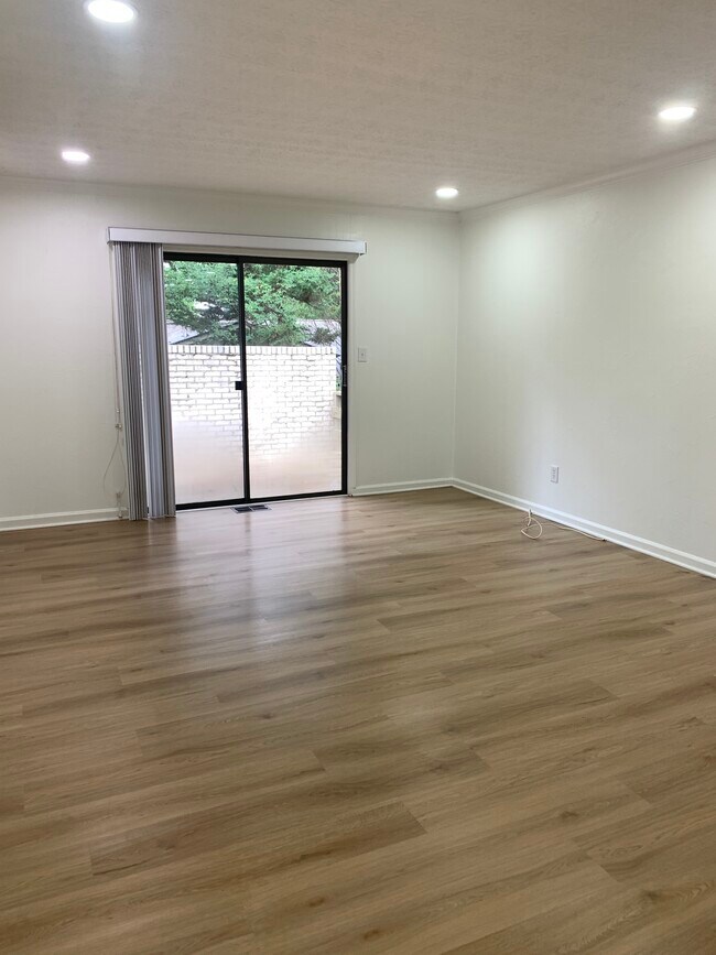 Building Photo - 1714 S Johnson Ferry Rd NE