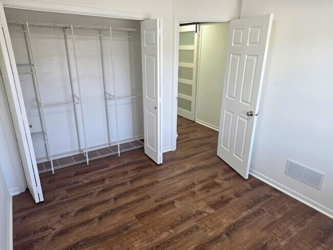 Building Photo - 2215 NW Bayberry Ln