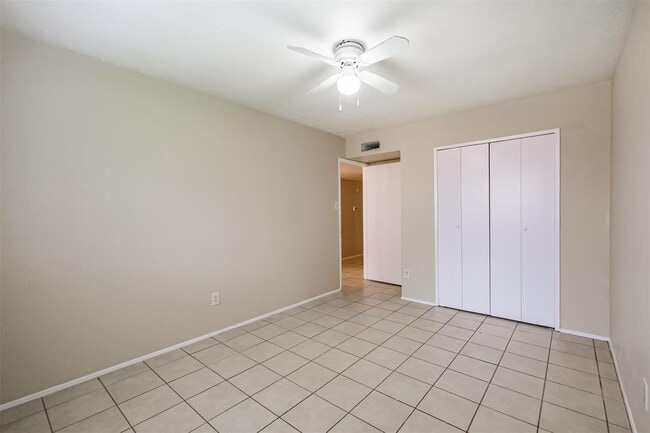 Building Photo - 6615 Blue Ridge Dr