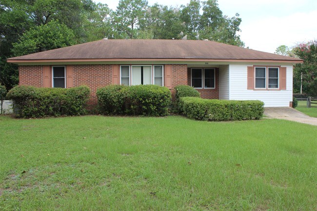 Building Photo - 705 S Magnolia St