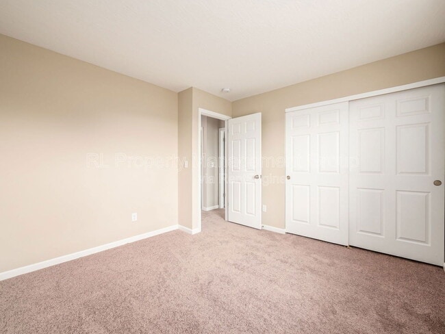 Building Photo - 7449 Sugarbark Dr