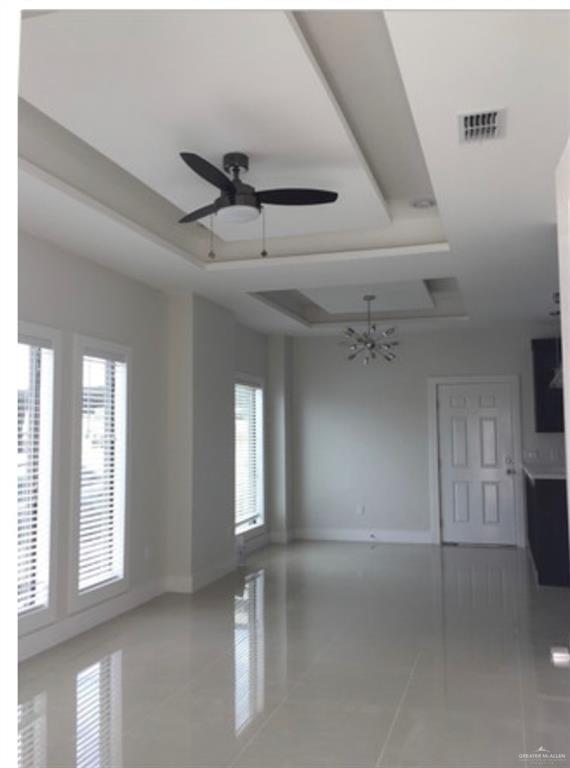 Building Photo - 1219 White Oak Dr
