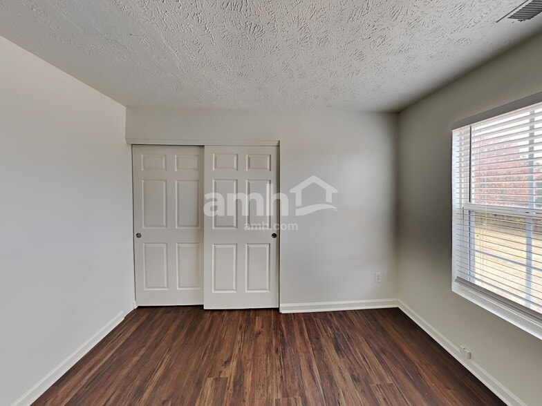 Building Photo - 3408 Ravenel Ct