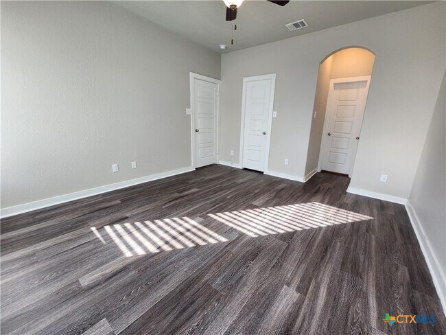 Building Photo - 1135 Creekside Orchard