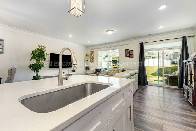 Building Photo - 3971 Fadden St