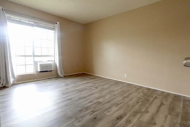Building Photo - 94-1457-1457 Waipio Uka St