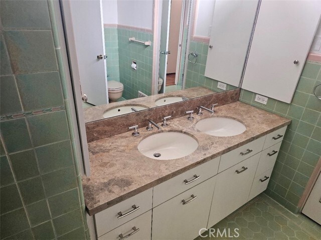 Building Photo - 10781 Lindbrook Dr