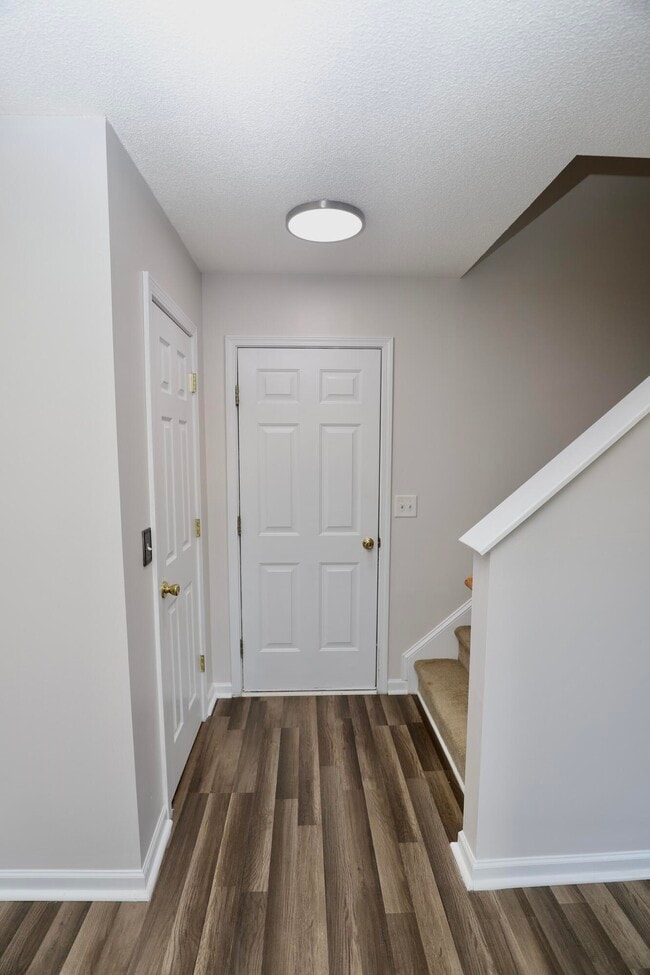 Building Photo - 1749 Mossberg Dr