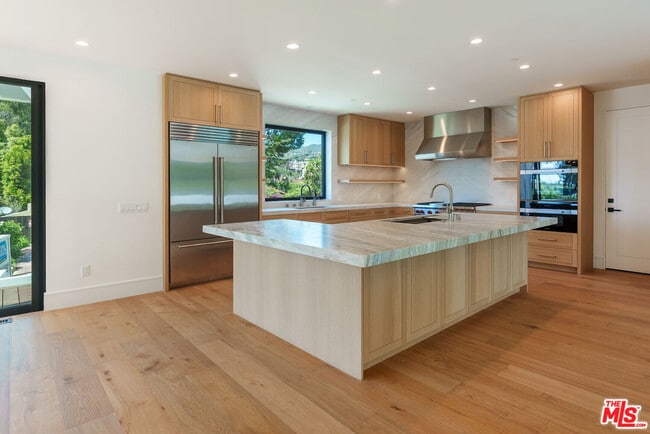 Building Photo - 382 Aderno Way