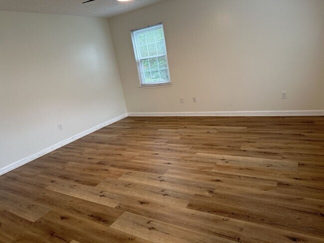 Building Photo - 112 Teal Lake Dr