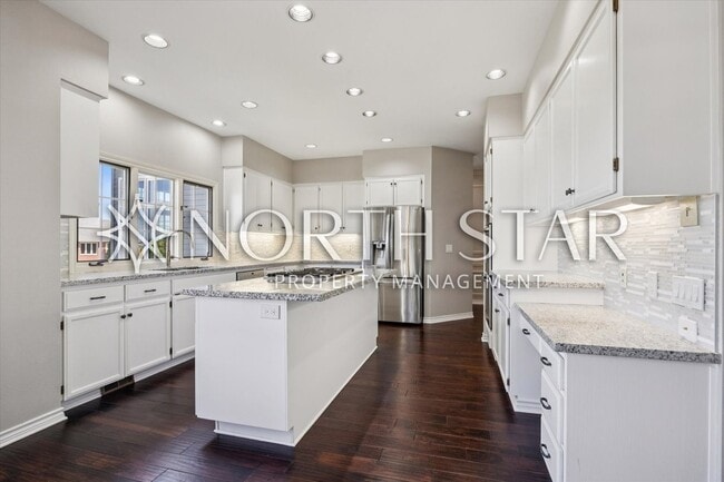 Building Photo - 2055 Ridge Pointe Dr