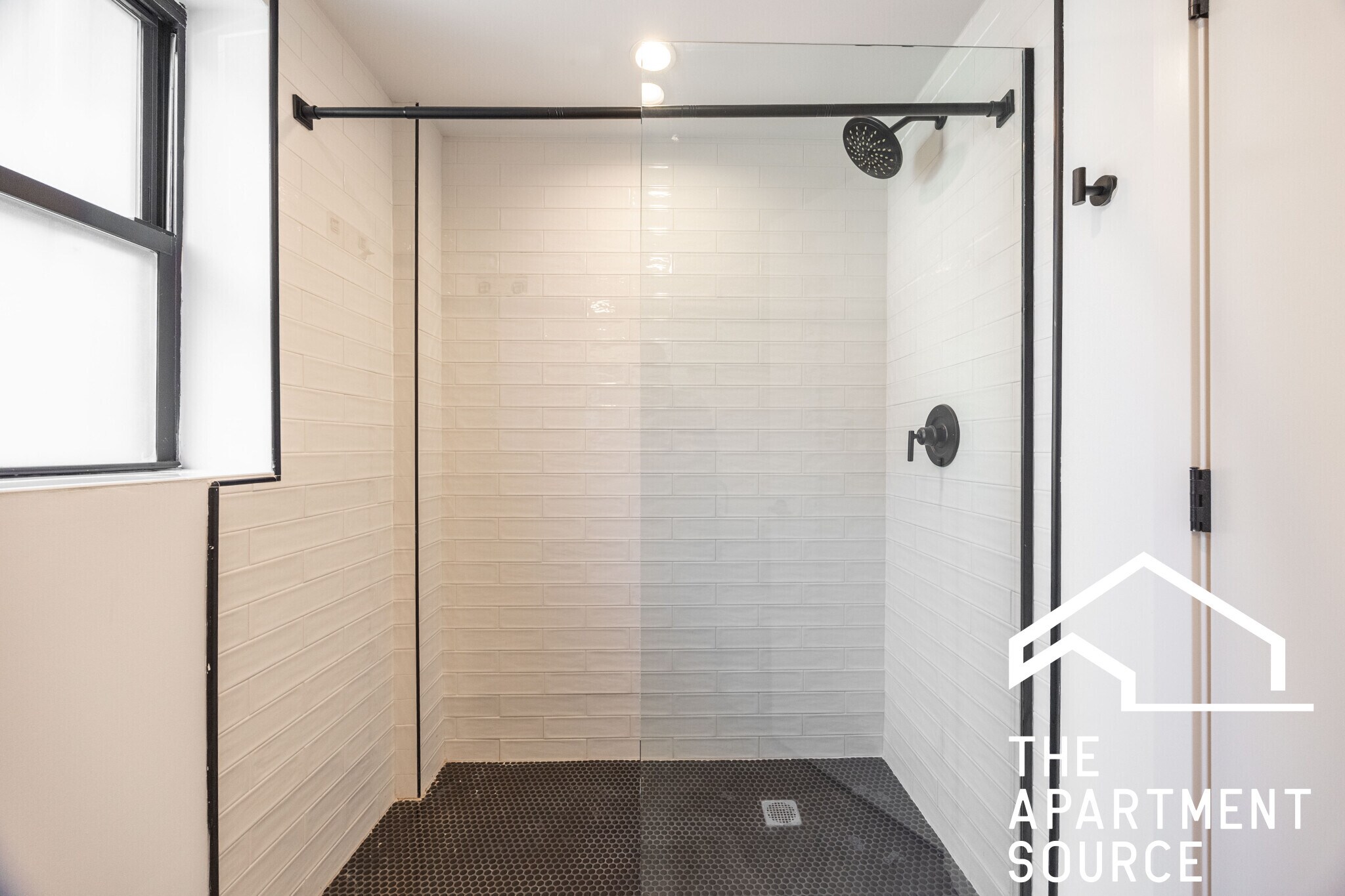 Building Photo - 941 W Carmen Ave