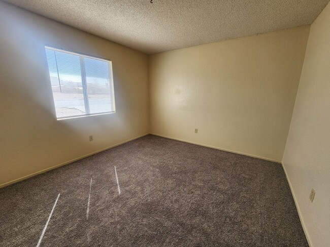 Building Photo - 74016 Maricopa Dr