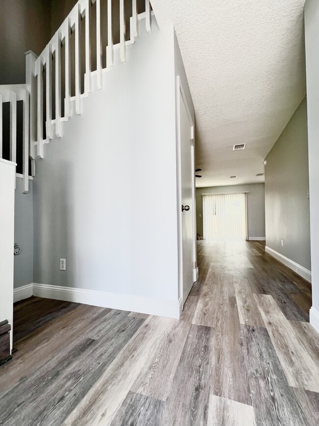 Building Photo - 11446 Skimmer Ct