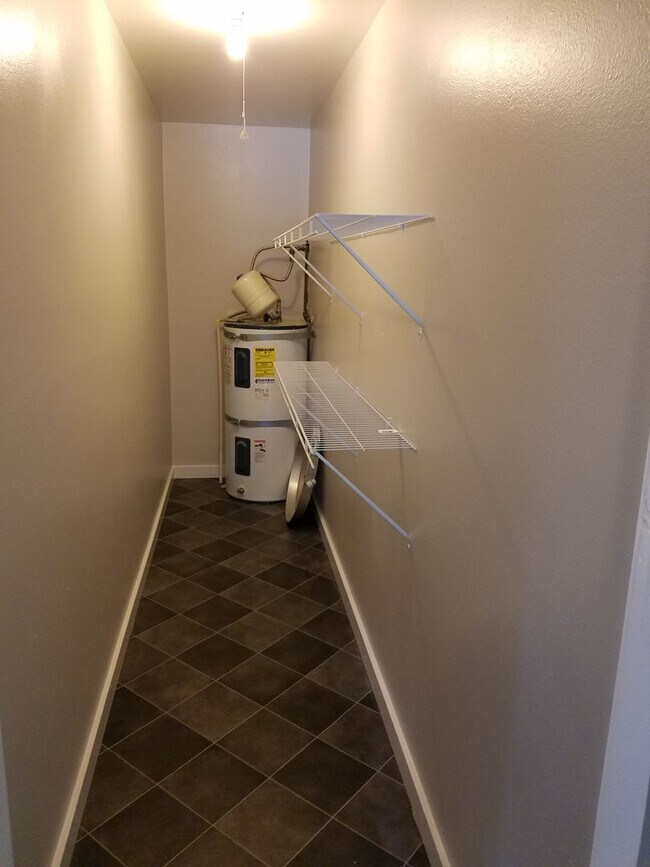 Building Photo - 14728LAa