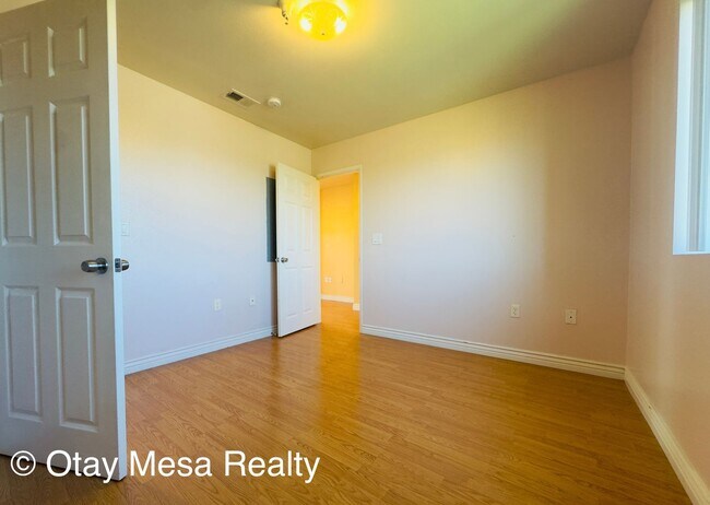 Building Photo - 1061 Saturn Blvd