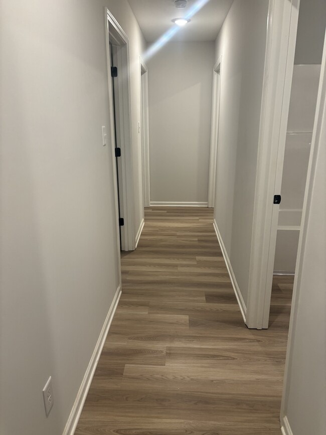 Building Photo - 5383 Clinchport Cir