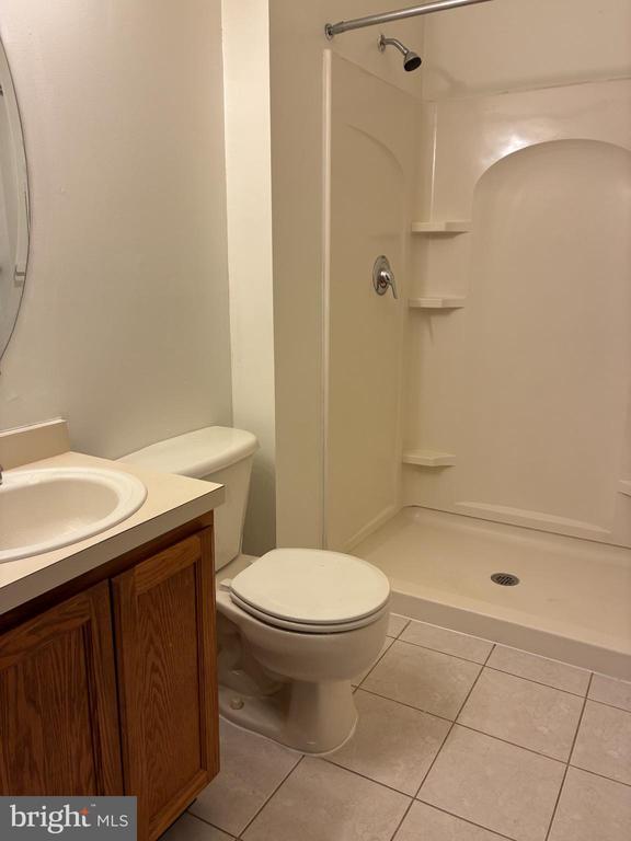 Building Photo - 46 Reading Ave