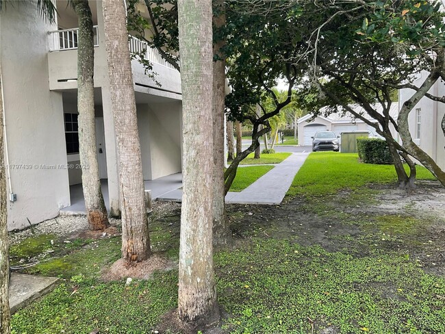 Building Photo - 2851 N Oakland Forest Dr