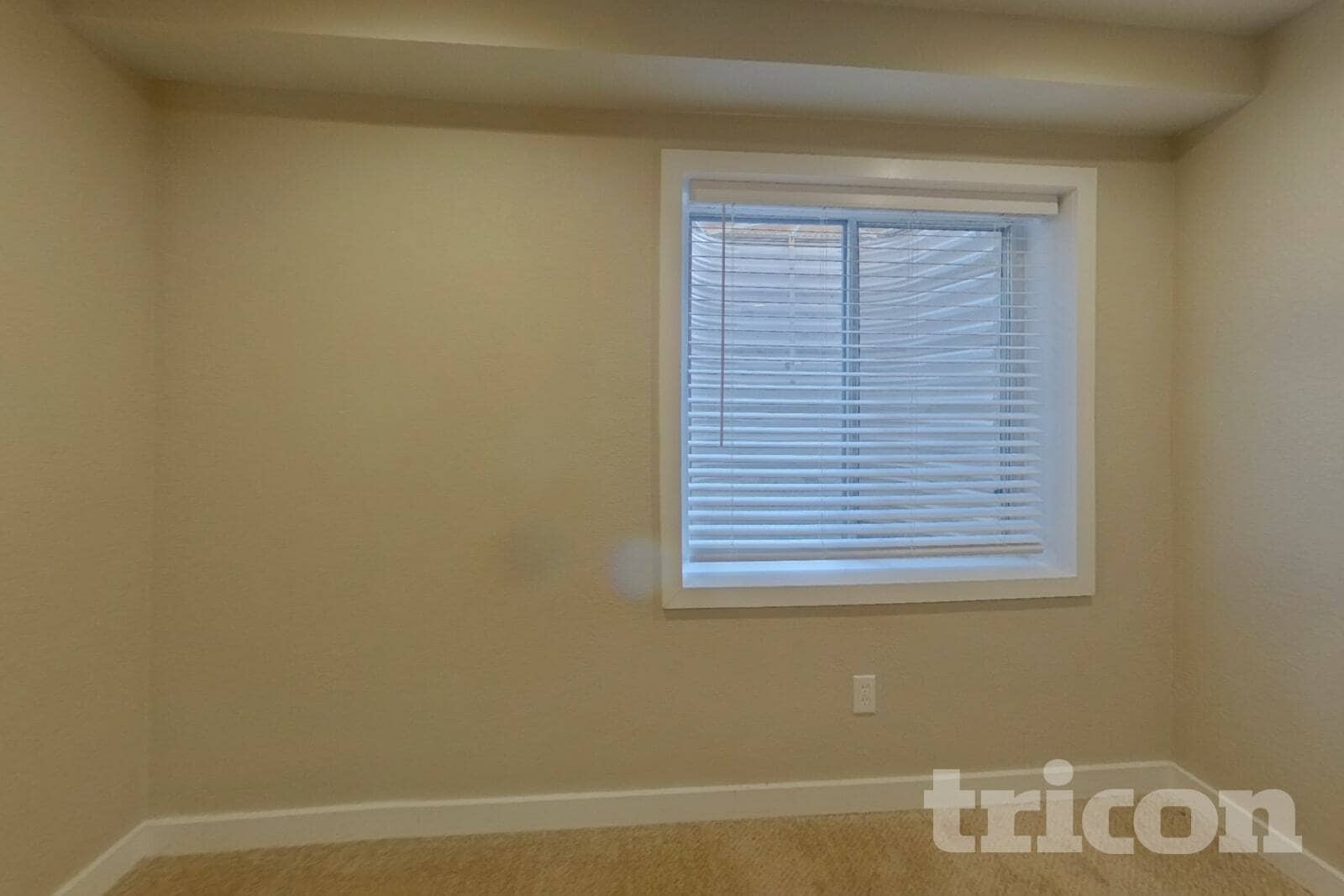 Building Photo - 16240 Quarry Hill Dr