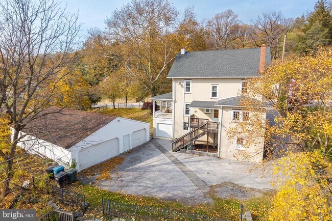 Primary Photo - 554 Blackhorse Hl Rd