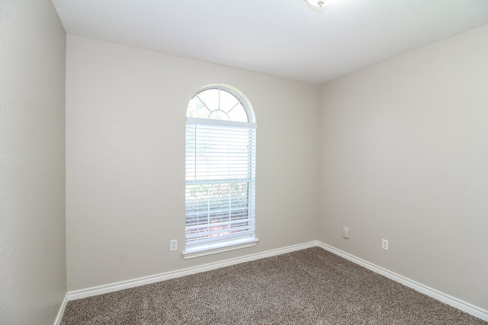 Building Photo - 1232 Clay Ln