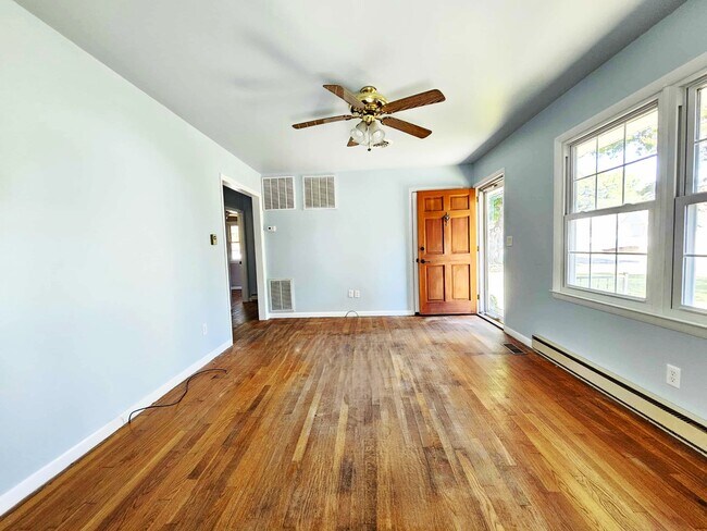 Building Photo - 308 Carey Ave