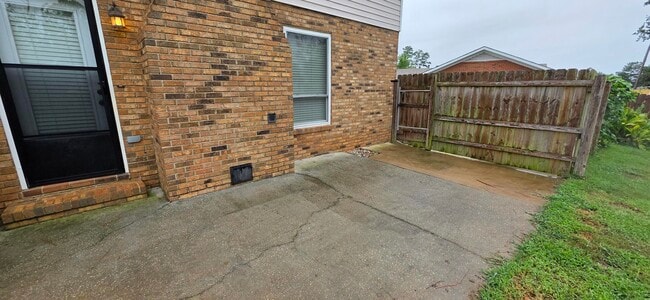 Building Photo - 4011 Pinnacle Way