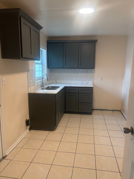 Building Photo - 215 Adkins Dr