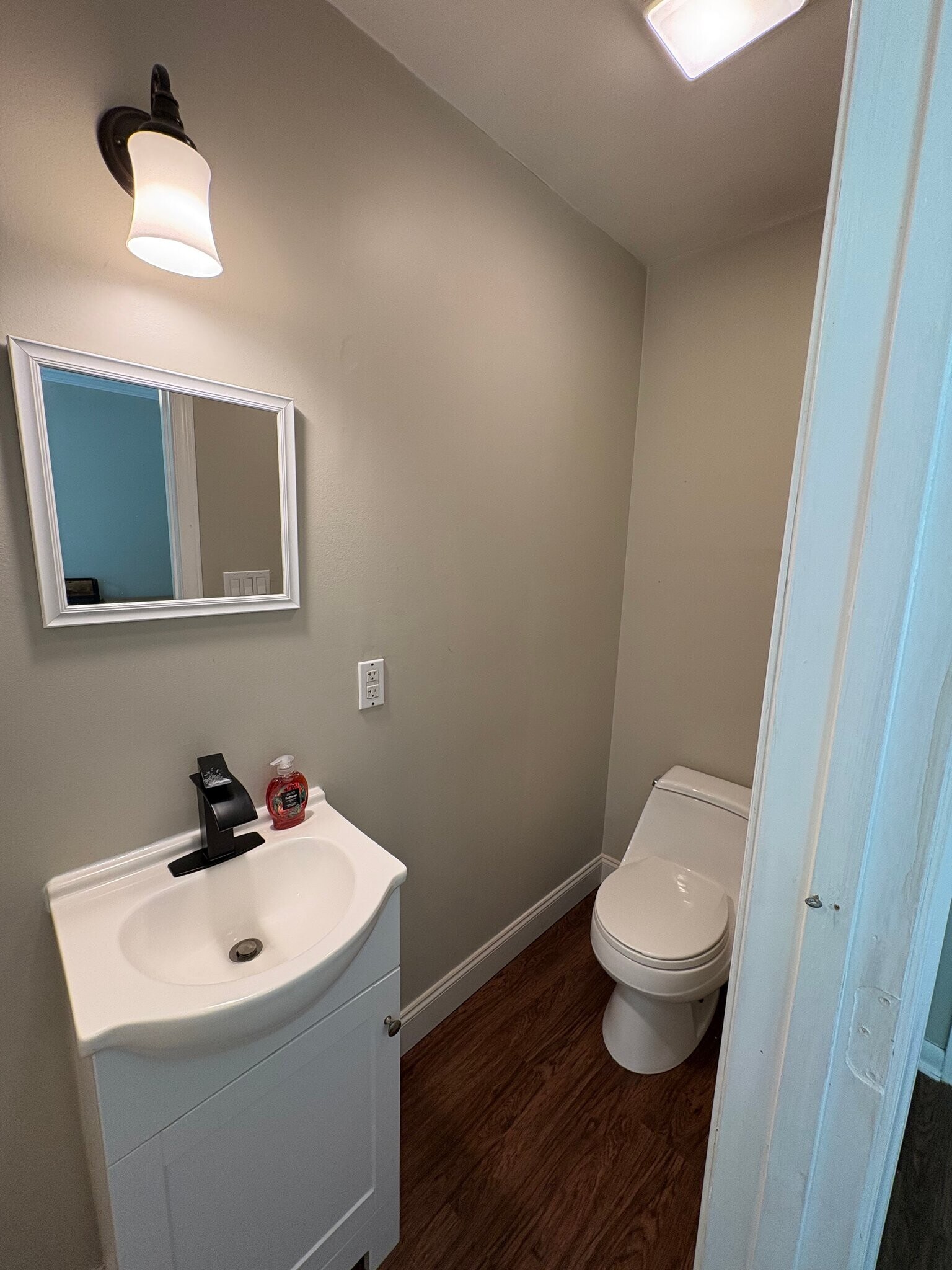 Building Photo - 207 Coachman Dr