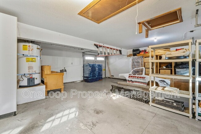 Building Photo - 493 Summerhill View