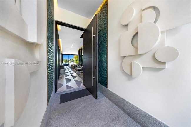 Building Photo - 200 W Rivo Alto Dr