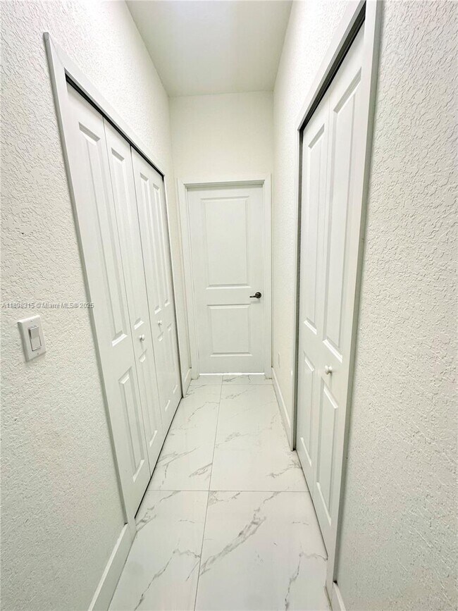 Building Photo - 1831 SW 145th Ave