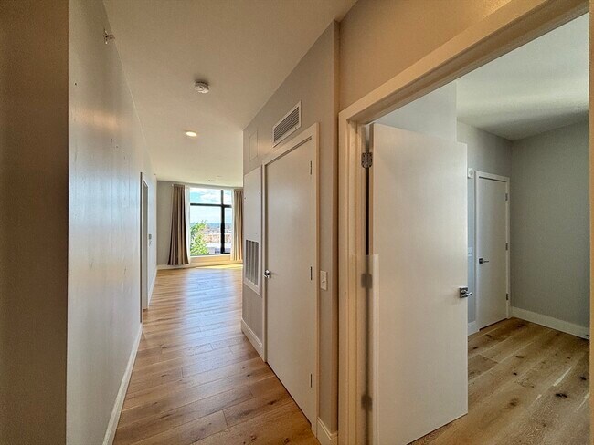 Building Photo - 191 Washington St