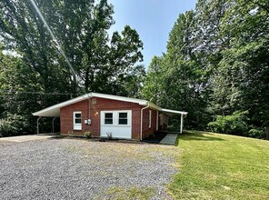 Building Photo - 842 Givens Tyler Rd