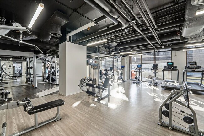 Building Photo - 2020 N Lincoln Park W