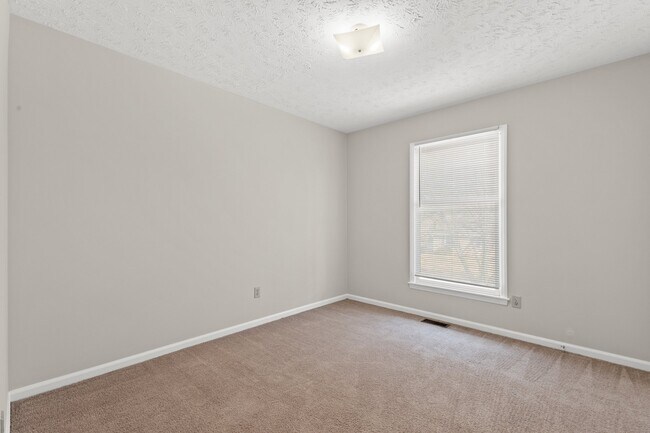 Building Photo - 1932 Mint Julep Ln