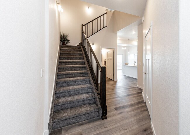 Building Photo - Mt. Shadows End Unit 3 Bed Luxury Townhome