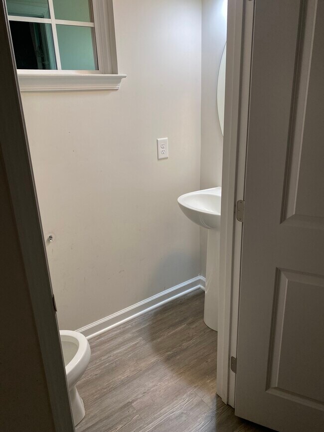 Building Photo - 5508 Loneleaf Way