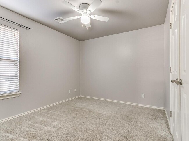 Building Photo - 17121 Kemble Ln