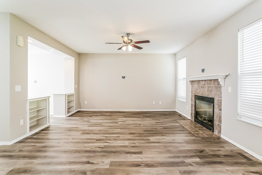 Building Photo - 6960 Shady Rock Ln