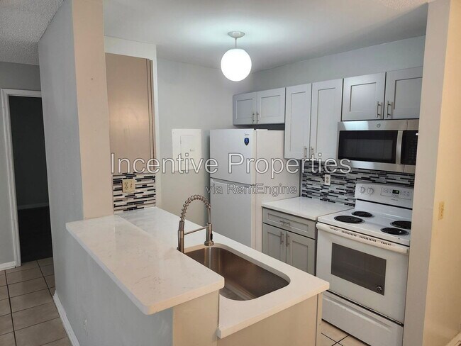 Building Photo - 5956 Westgate Dr
