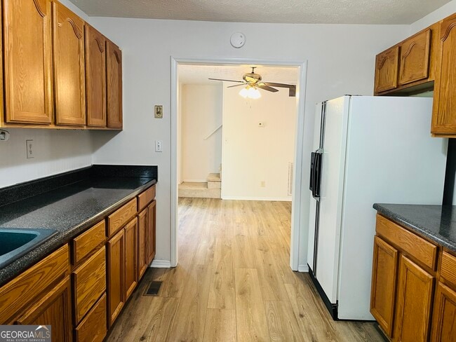 Building Photo - 2289 Roscoe Rd